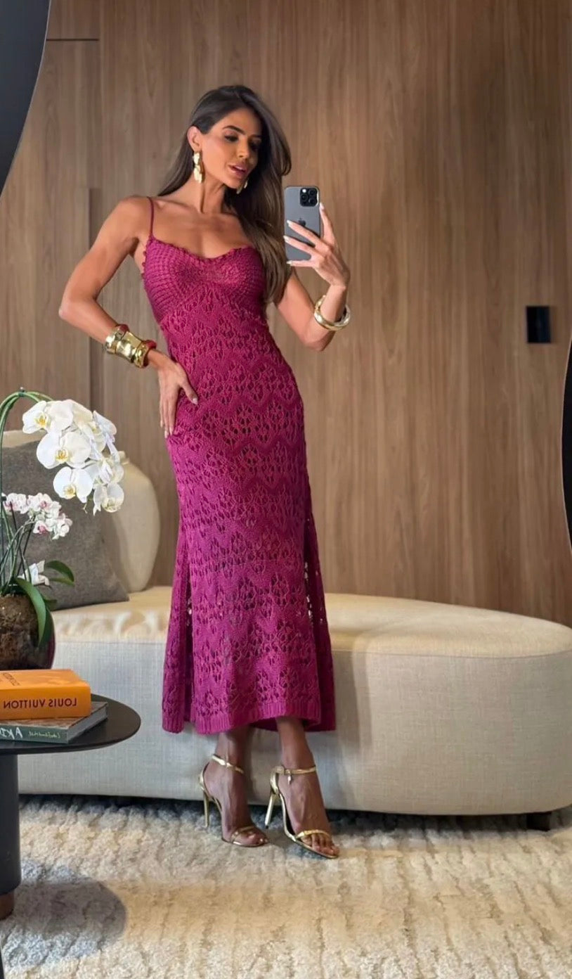 Vestido longo de tricô Namaria com alça de espaguete e crochê