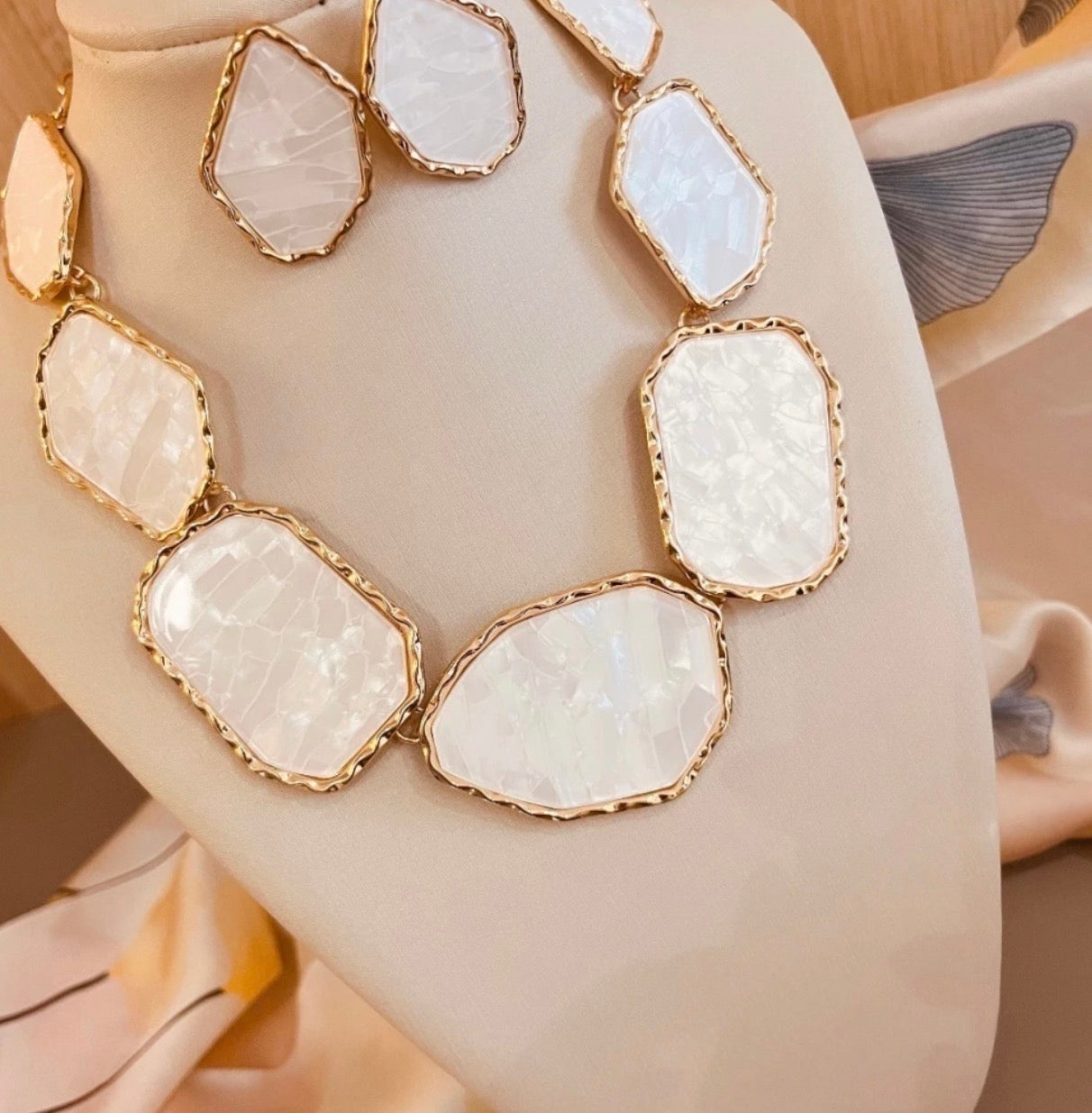 Organic Necklace set - Mother of pearl