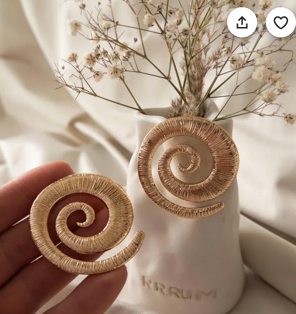 Shell Spiral earrings gold