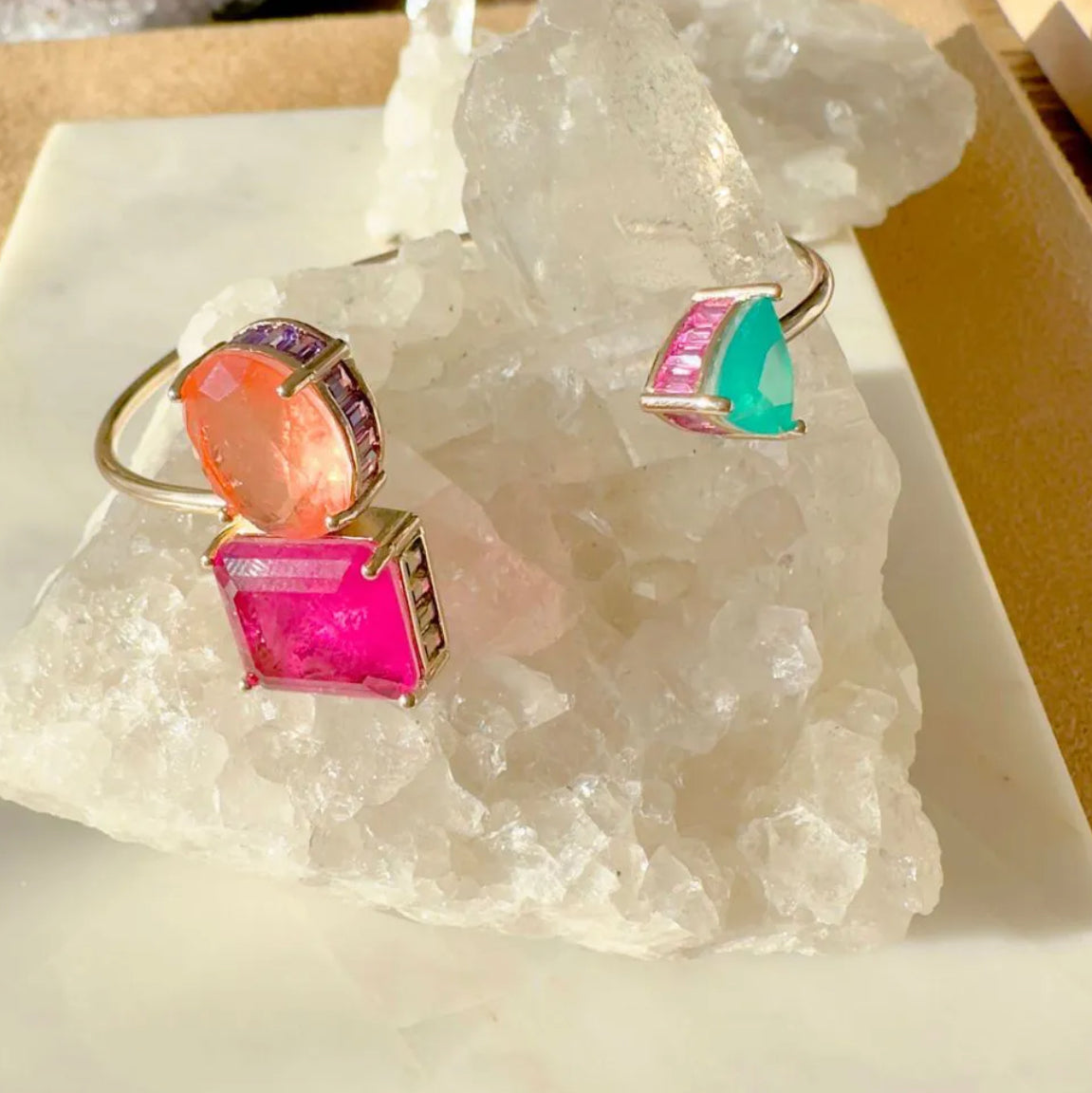 Bracelet with fusion stones and geometric shapes