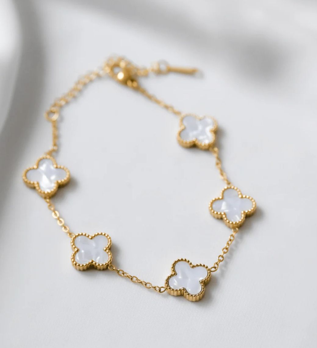 Clover Leaf Bracelet Gold