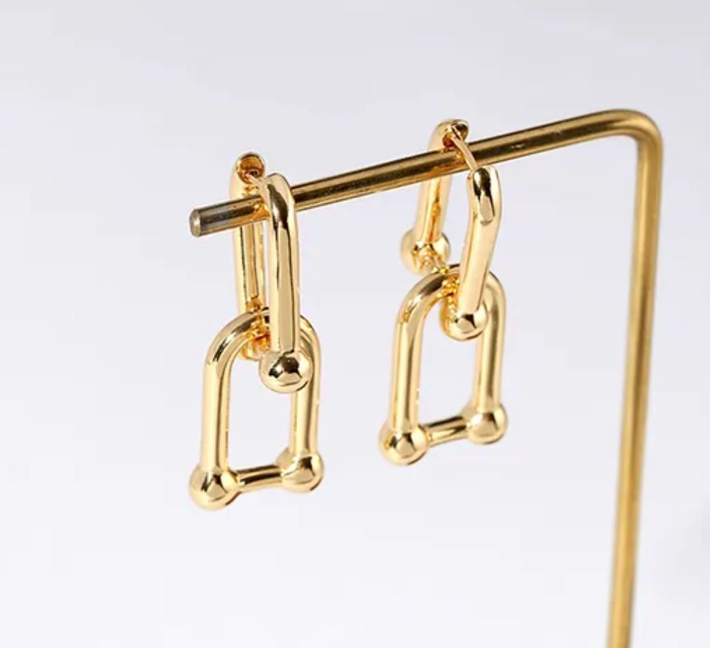 U Link  DROP Earrings